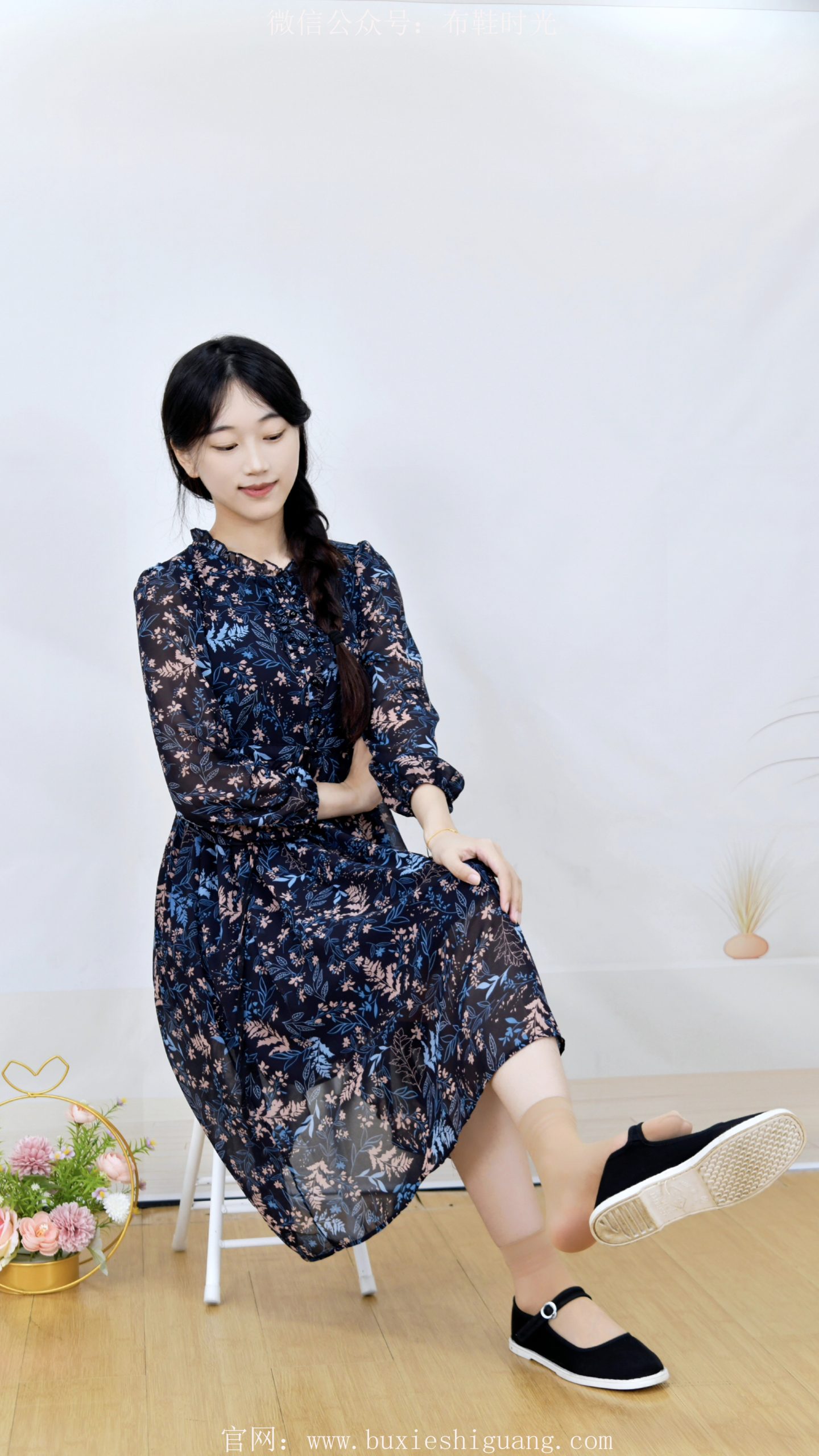 157/大头~【优雅闲适】碎花裙配黑鞋，绽优雅闲适韵致。