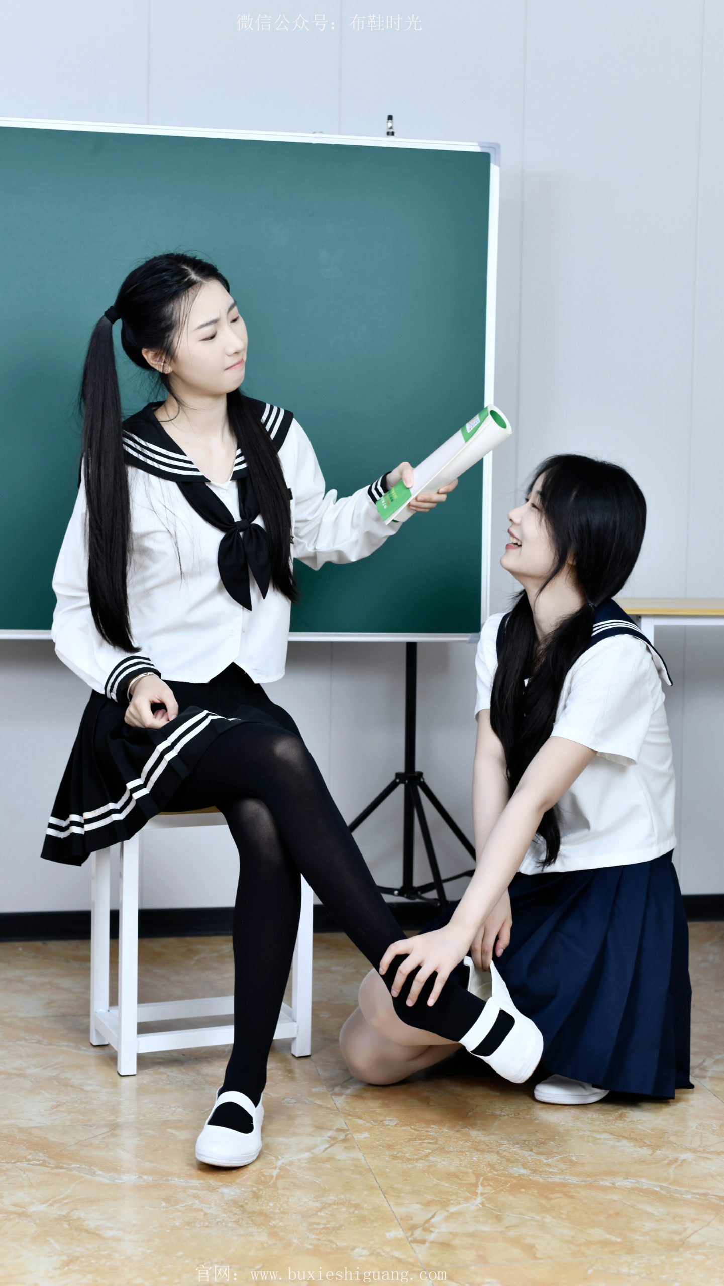 195/灯灯、芸芸~【足尖青春】脚踩鞋袜，青春动作绽光芒。