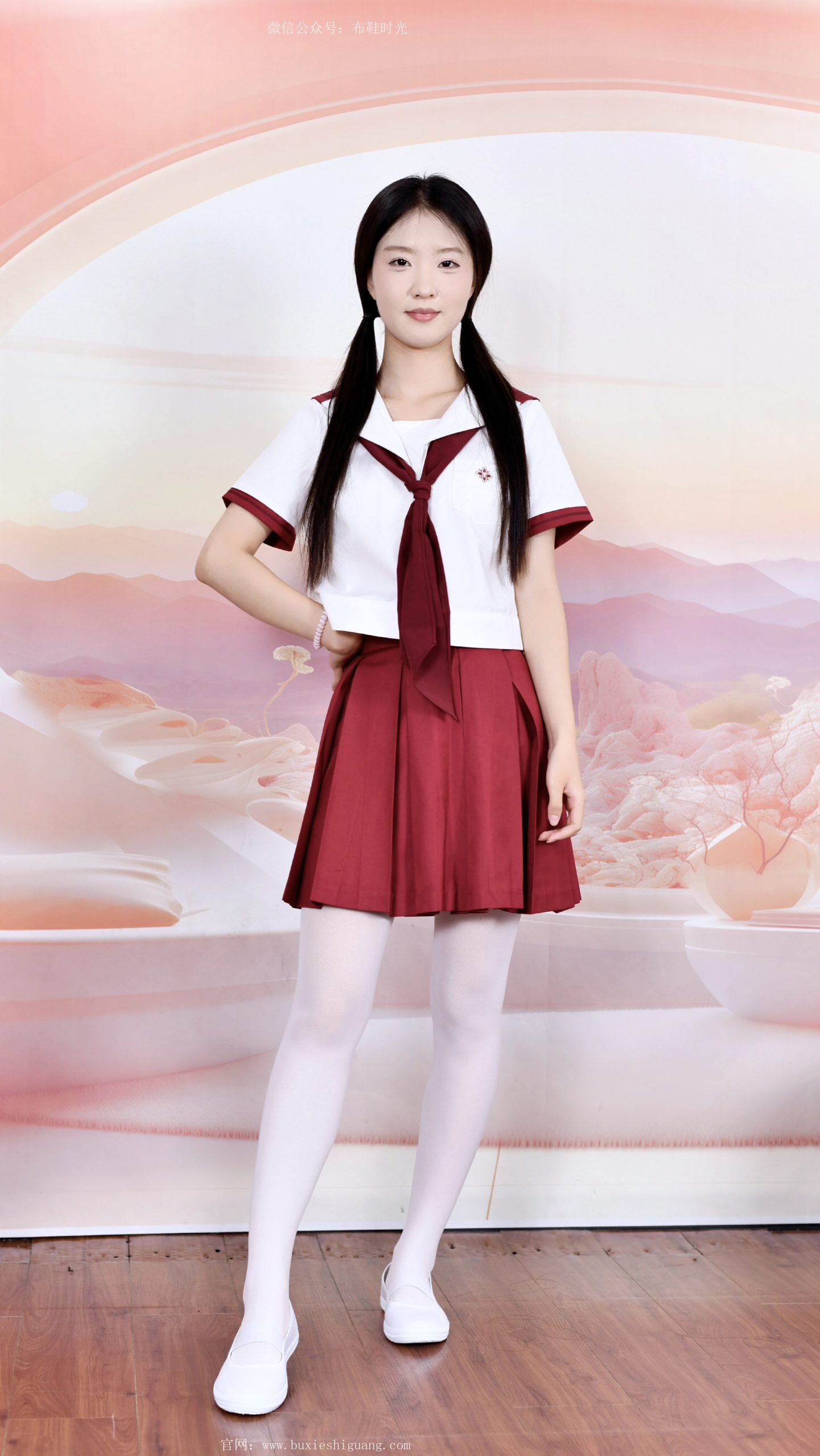 206/月月~【白袜轻踏】一带束足，屈伸旋摆，抬落间皆是姿态。