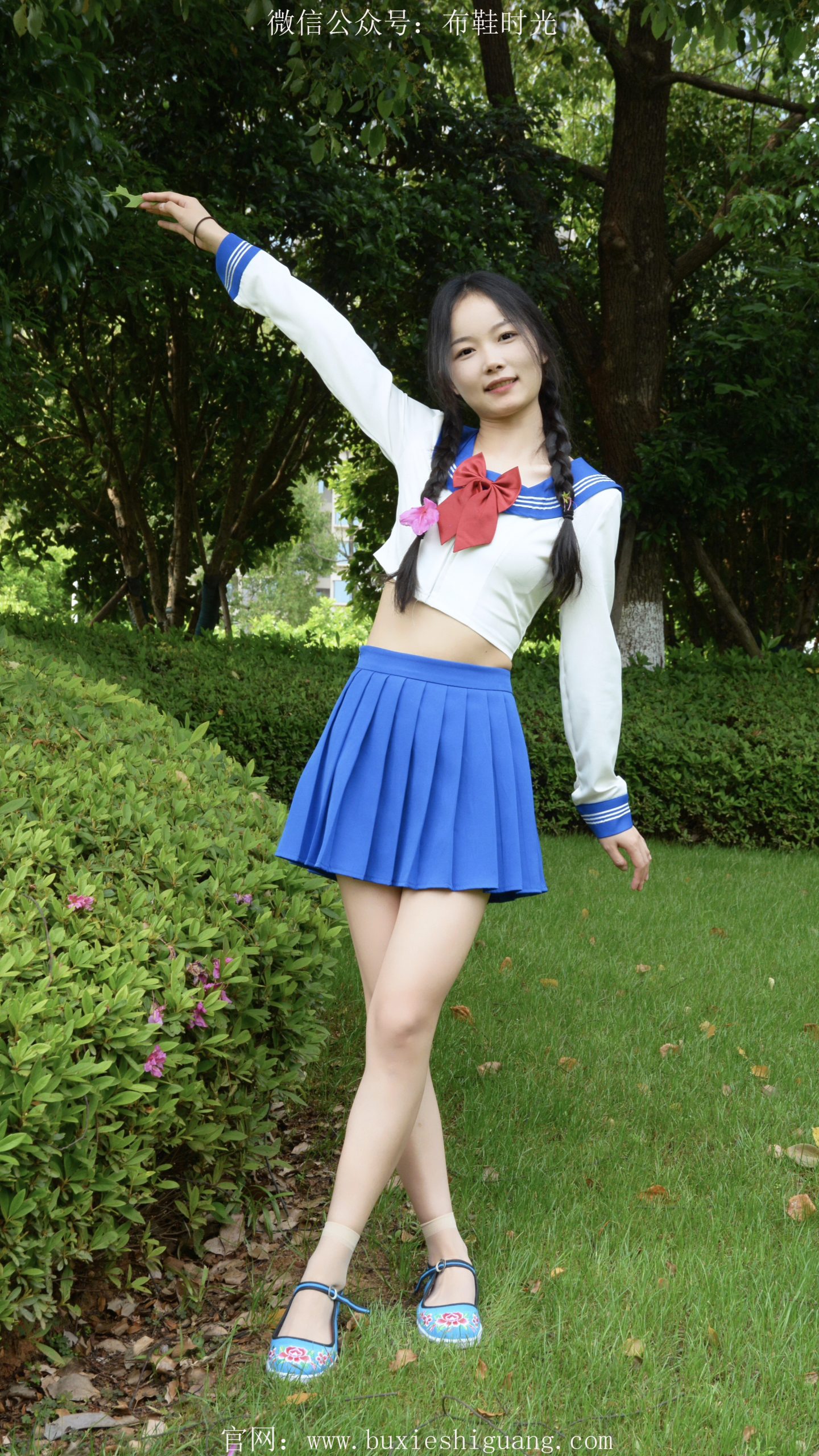 215/芸芸~【娇憨模样】双辫轻垂，少女娇憨模样尽显。