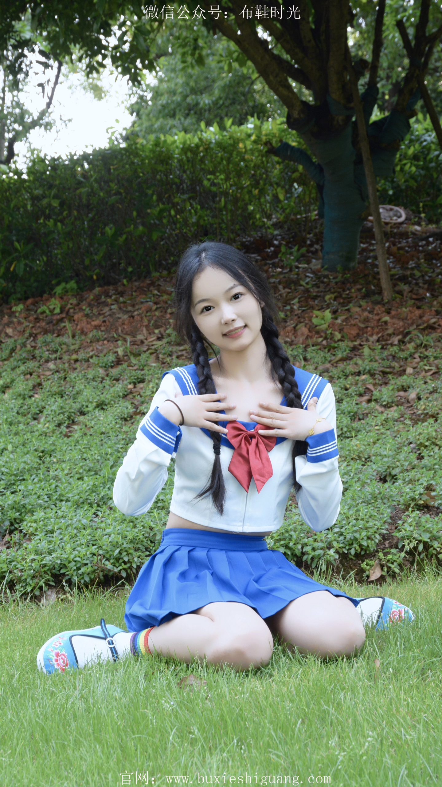 215/芸芸~【娇憨模样】双辫轻垂，少女娇憨模样尽显。
